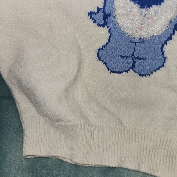 Forever 21 Kids White Sweater with Blue Care Bear Design Grumpy Bear - Picture 12 of 14